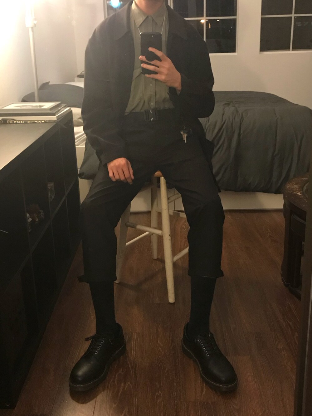 「Dr. Martensのアイテム（ブーツ、ブラック系）」を使った、huntsdennisさん（メンズ・190cm）の冬コーディネートの1枚目の写真