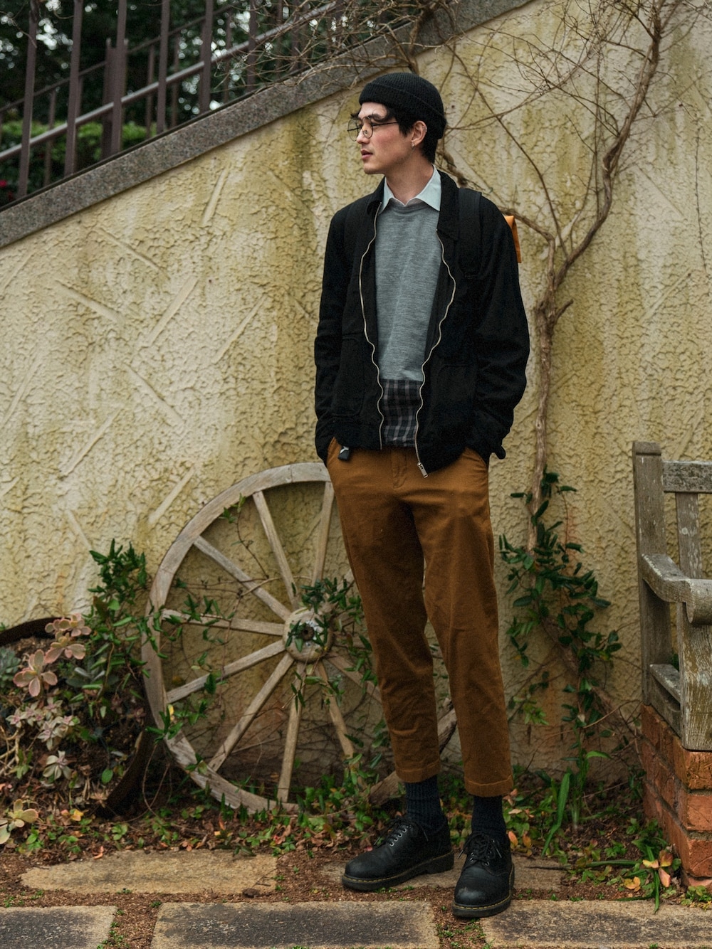 「COMME des GARCONS HOMME PLUSのアイテム（スウェット、グレー系）」を使った、huntsdennisさん（メンズ・191cm）の冬コーディネートの1枚目の写真
