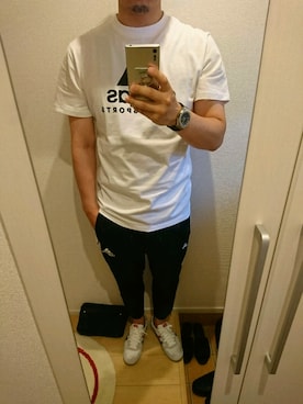 「adidas（アディダス）のアイテム（Tシャツ/カットソー、ホワイト系）」を使った、MEGUMIさん（メンズ・174cm）の春コーディネート