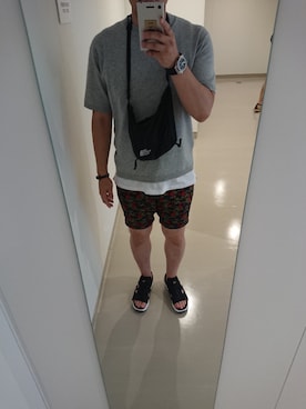 「BEAUTY&YOUTH UNITED ARROWS（ビューティーアンドユースユナイテッドアローズ）のアイテム（Tシャツ/カットソー、グレー系）」を使った、MEGUMIさん（メンズ・174cm）の夏コーディネート