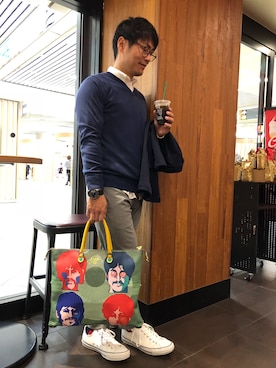 「GABS（ガブス）のアイテム（バッグ）」を使った、ラフ次元 梅村賢太郎さん（メンズ・168cm）の秋コーディネート