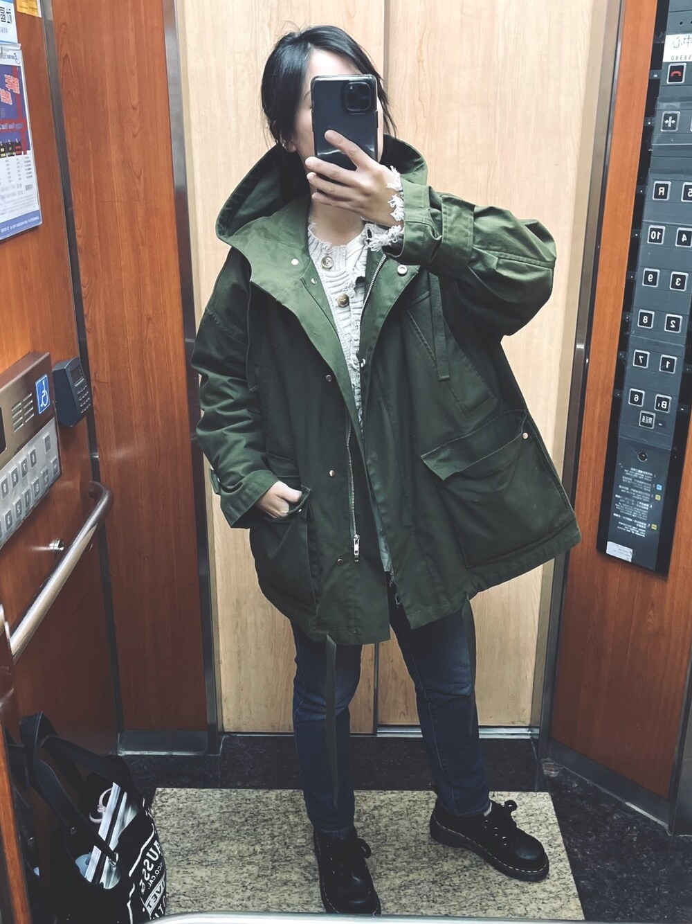 「daily look」｜「CLANEの2WAY LAYER MILITARY COAT（モッズコート、グリーン系）」を使った、Kimberlyさん（レディース・159cm）の冬コーディネートの1枚目の写真