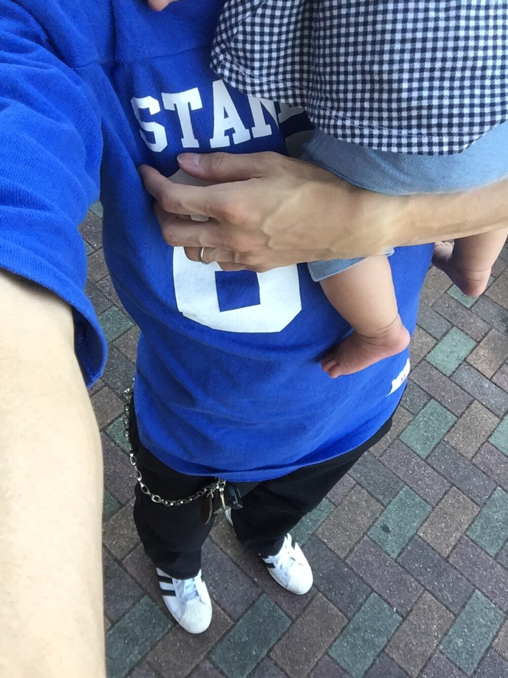 「STANDARD CALIFORNIAのアイテム（Tシャツ/カットソー、ブルー系）」を使った、はるじおさん（メンズ・173cm）の春コーディネートの1枚目の写真