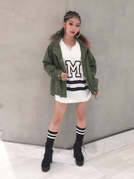 「アイテム（マウンテンパーカー、グリーン系）」を使った、babyShoop渋谷店さん（レディース・160cm）の秋コーディネート