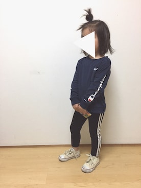 「Rodeo Crowns（ロデオクラウンズ）のアイテム（Tシャツ/カットソー、ブルー系）」を使った、Rionさん（キッズ・100cm）の春コーディネート