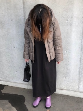 「BALENCIAGA」｜「アイテム（レインシューズ）」を使った、ATKさん（レディース・154cm）の冬コーディネート