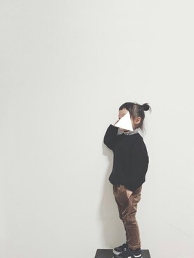 「no brand（ノーブランド）のアイテム（チノパンツ）」を使った、鱼さん（キッズ・100cm）の秋コーディネート