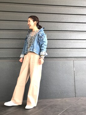 「シースルー」｜「アイテム（チノパンツ）」を使った、りささん（レディース・157cm）の春コーディネート