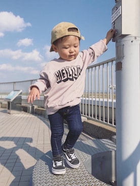「BREEZE（ブリーズ）のもっとスキニーデニム 10分丈（デニムパンツ）」を使った、key.さん（キッズ・80cm）の春コーディネート