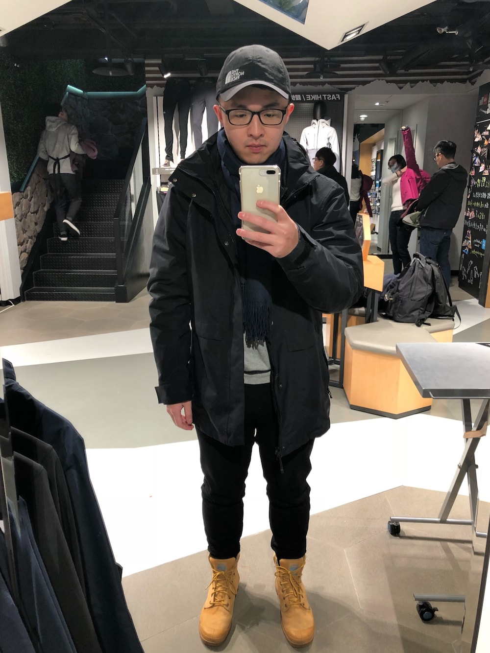 「THE NORTH FACE、UNIQLO、Jordan、PALLADIUM」｜「THE NORTH FACEのアイテム（キャップ、ブラック系）」を使った、SamChen08さん（メンズ・175cm）の冬コーディネートの1枚目の写真