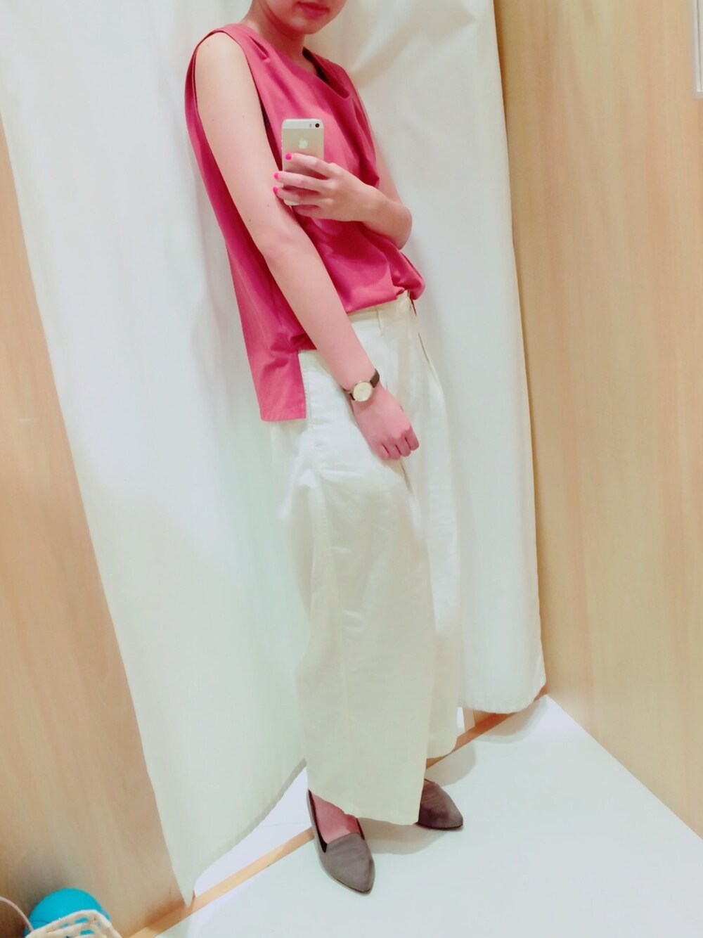 「niko and...のタックワイドパンツ【niko and ...】（その他パンツ、ホワイト系）」を使った、kzeさん（レディース・170cm）の夏コーディネートの1枚目の写真