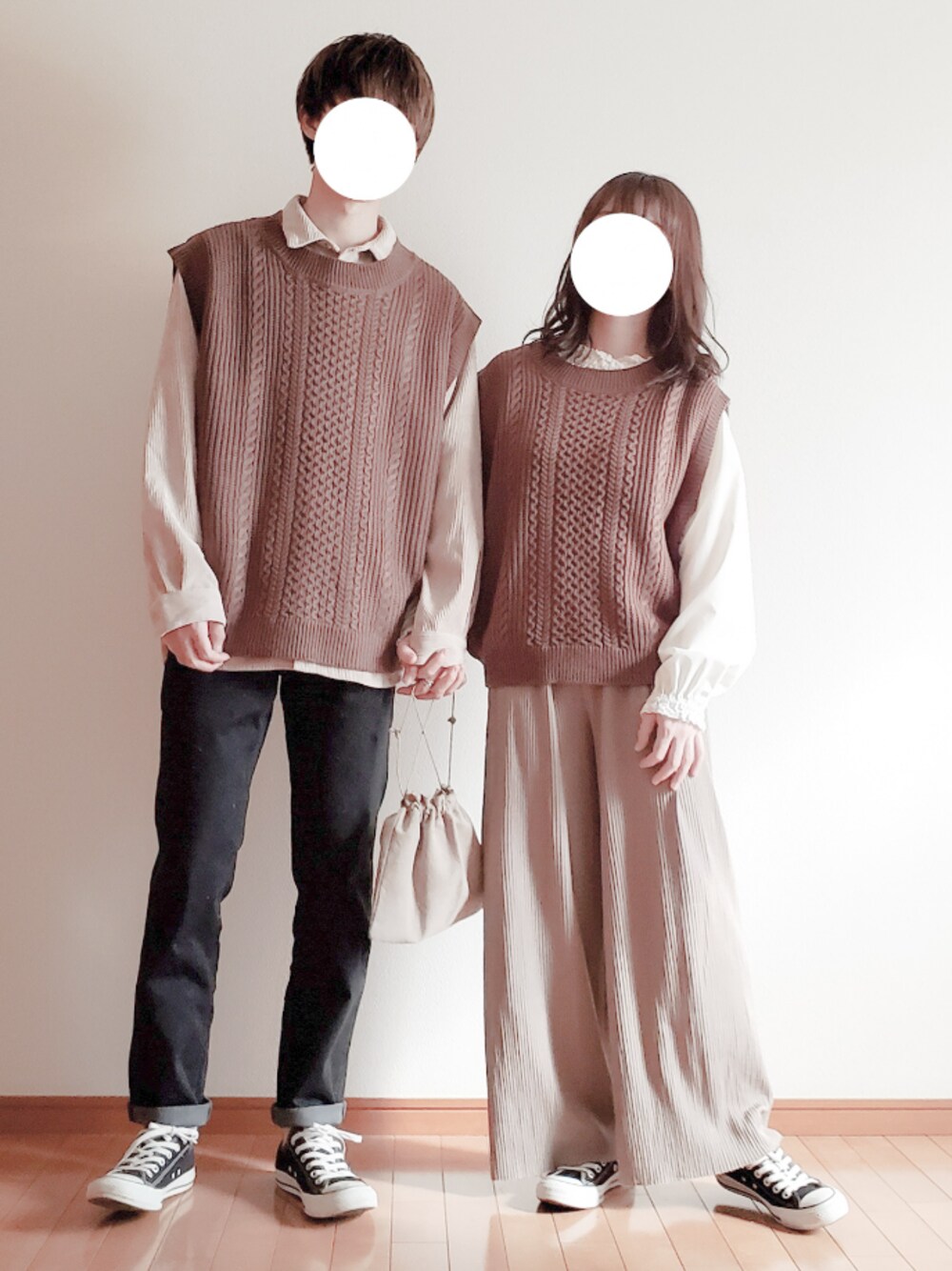 「GRAMICCI、PR、URBAN RESEARCH DOORS、アーバンリサーチドアーズ、スニーカー、ブラウンコーデ、ニットベスト、pairpair、巾着バッグ」｜「RETRO GIRLのアイテム（パンツ、ブラウン系）」を使った、hopeさん（メンズ・168cm）の夏コーディネートの1枚目の写真