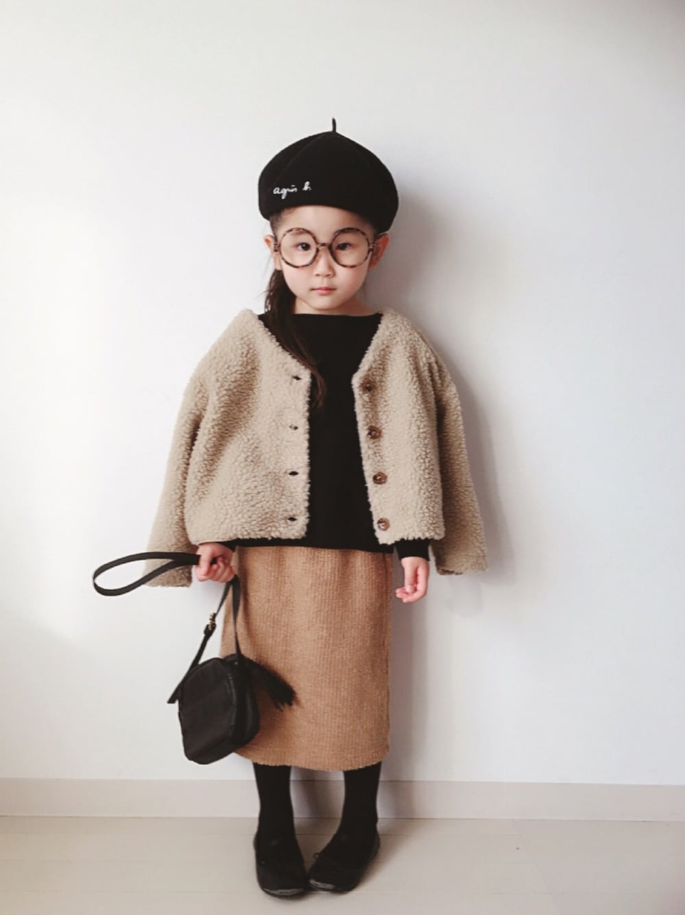 「キッズコーデ、おんなのこ、ZARA、CIAOPANIC TYPY、agnes b.、ショルダーバッグ、ボア、ベレー帽、タイトスカート」｜「agnes b.のK134 E BERET（ハンチング/ベレー帽、ブラック系）」を使った、* 𝚝𝚘𝚛𝚒𝚌𝚘𝚝*さん（キッズ・100cm）の冬コーディネートの1枚目の写真