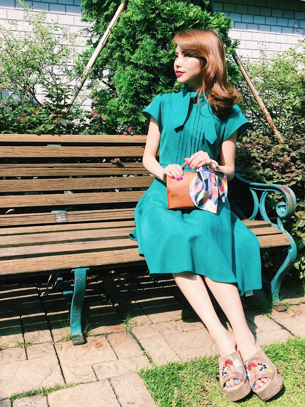 「REDYAZEL(REDYAZEL)、レディアゼル、BSTR、ワンピース、レトロ、レトロガール、夏コーデ」｜「REDYAZELのハイネックバックリボンワンピース（ワンピース、グリーン系）」を使った、REDYAZELさん（レディース・155cm）の夏コーディネートの1枚目の写真