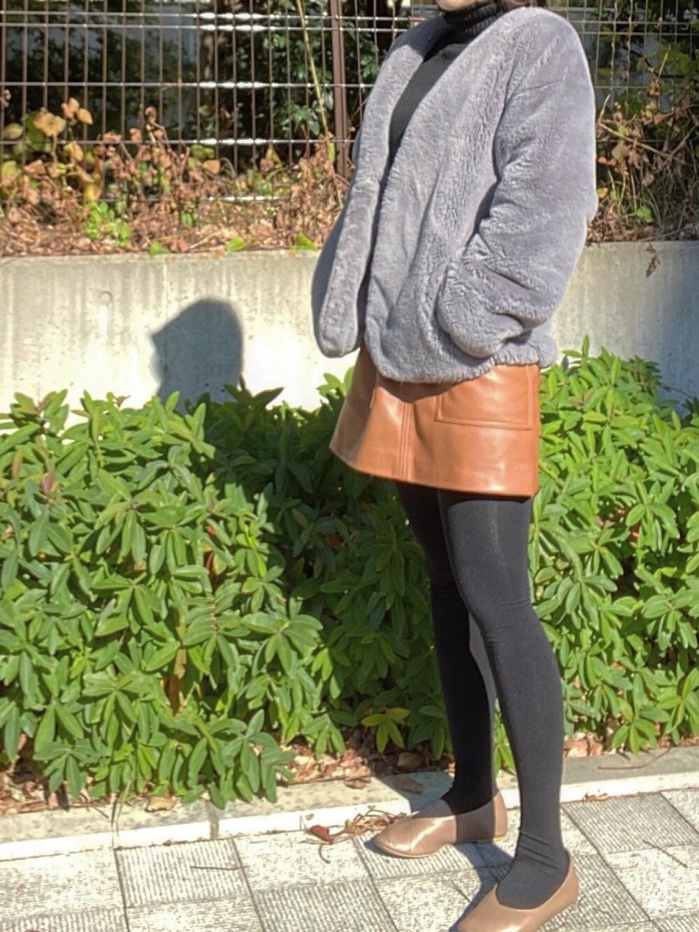 「LAGUNAMOONのアイテム（その他アウター、グレー系）」を使った、Sakurakoさん（レディース・151cm）の秋コーディネートの1枚目の写真