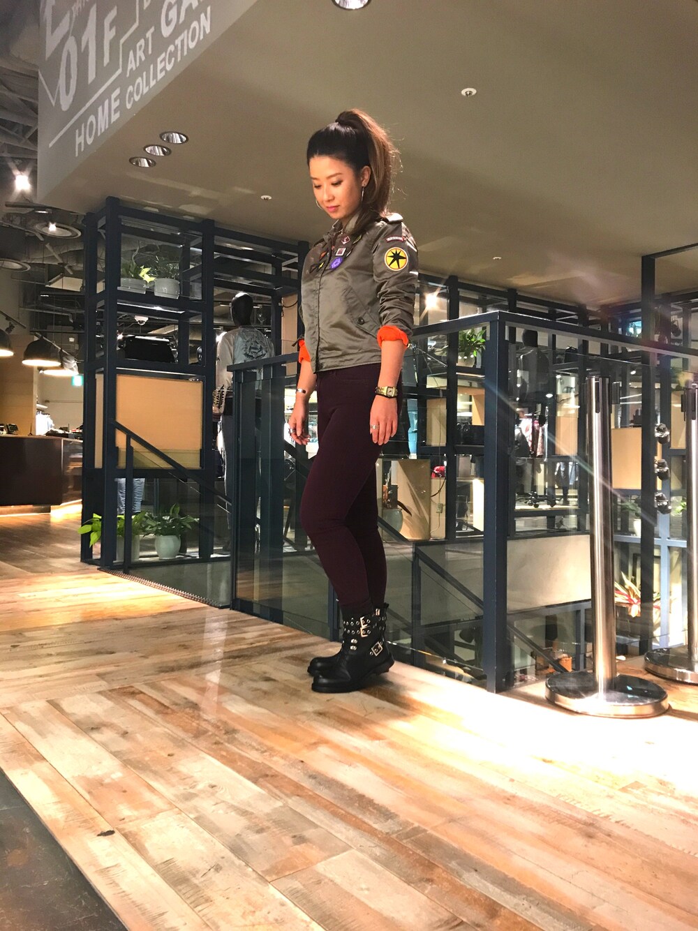 「ディーゼル、ディーゼル渋谷、デニムはやっぱりディーゼル、デニムから始まったライフスタイルブランド、ワッペン、ミリタリー、ブルゾン、デニム、オトナカジュアル、カジュアル」｜「DIESELのアイテム（ブルゾン、グリーン系）」を使った、miduki48さん（レディース・164cm）の夏コーディネートの1枚目の写真