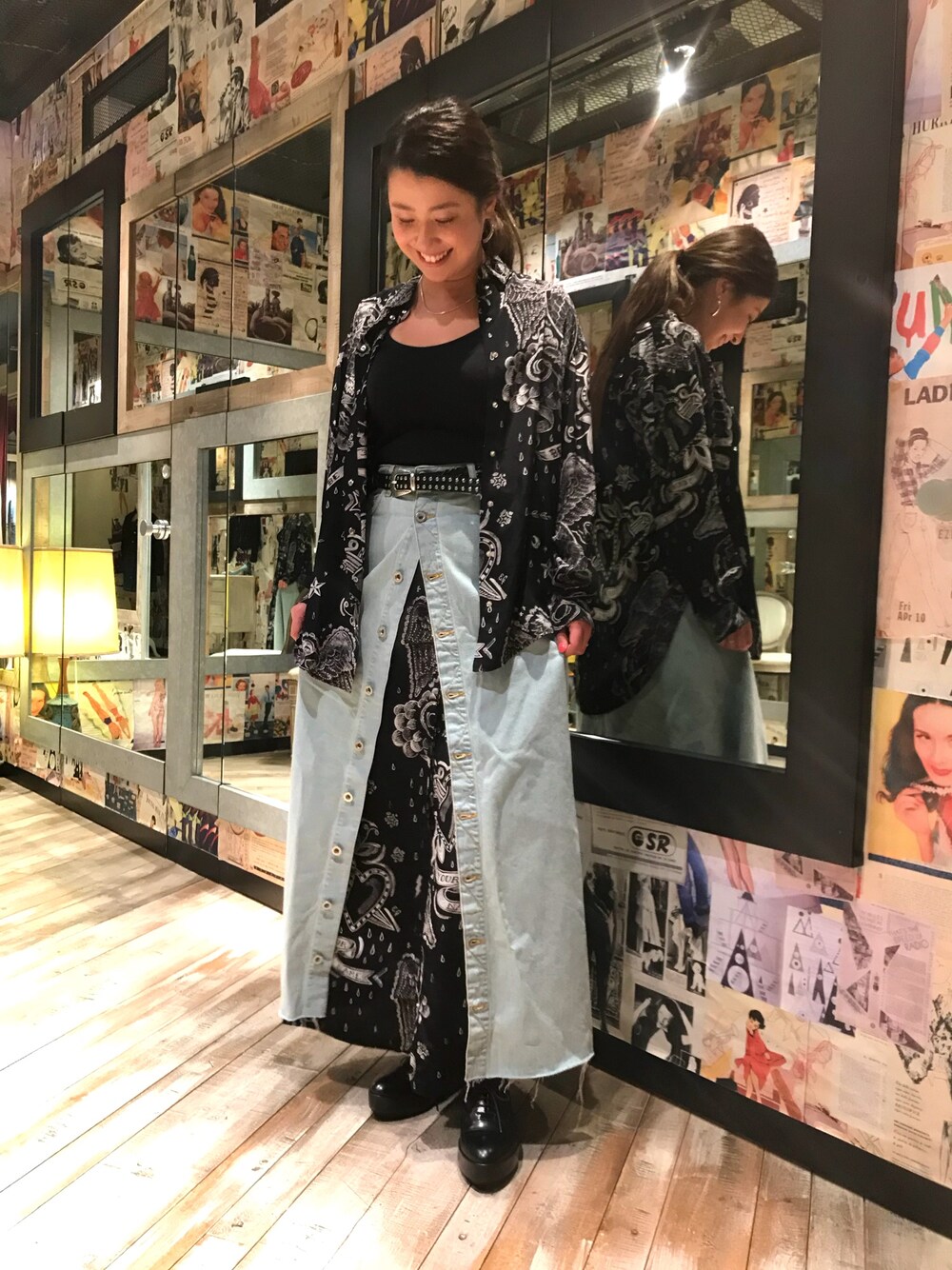 「デニム、デニムはやっぱりディーゼル、デニムから始まったライフスタイルブランド、ディーゼル、ディーゼル渋谷、春コーデ、レイヤードスタイル、オトナカジュアル、きれいめカジュアル、outfit」｜「DIESELの00SBI20KARS（シャツ/ブラウス、ブラック系）」を使った、miduki48さん（レディース・164cm）の春コーディネートの1枚目の写真