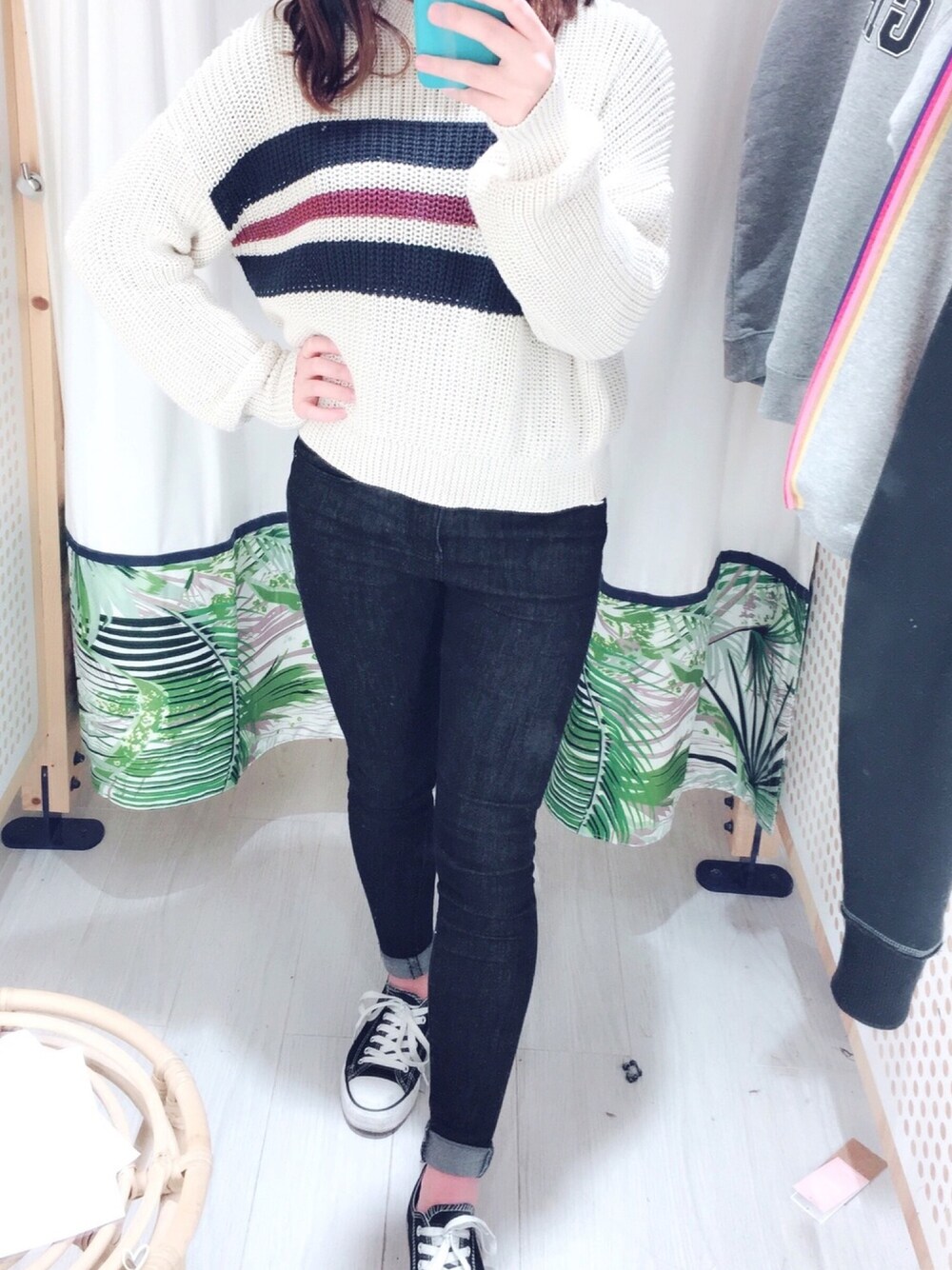 「シンプル、春コーデ、オトナカジュアル、カジュアルコーデ、Pull&Bear」｜「PULL&BEARのアイテム（ニット/セーター、ホワイト系）」を使った、キティさん（レディース・157cm）の冬コーディネートの1枚目の写真