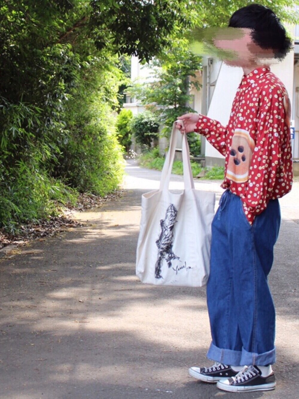 「カジュアルコーデ、ゆるコーデ、柄シャツ、デニムパンツ、Paul Smith、古着、yohjiyamamoto、converse、大学生、ootd」｜「Paul Smithの古着屋さんで買いました（シャツ/ブラウス、レッド系）」を使った、たくぼーさん（メンズ・163cm）の夏コーディネートの1枚目の写真