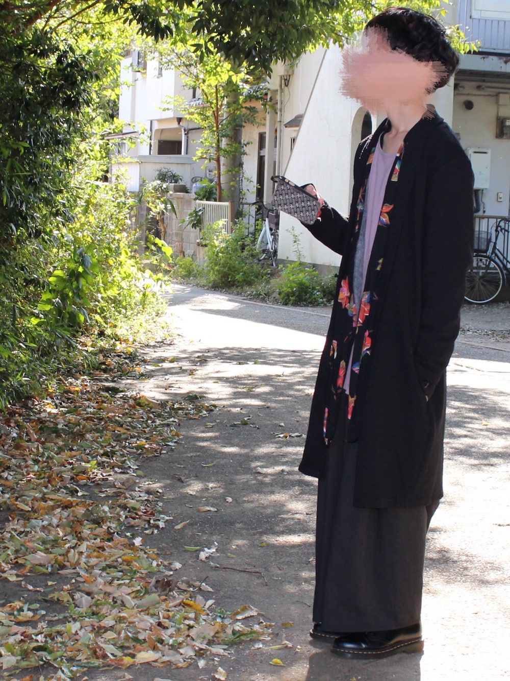 「ゆるコーデ、大学生、Dr.Martens、黒、少年junk、古着、kanata、keisuke yoneda」｜「keisuke yonedaのアイテム（その他アウター、ブラック系）」を使った、たくぼーさん（メンズ・164cm）の秋コーディネートの1枚目の写真
