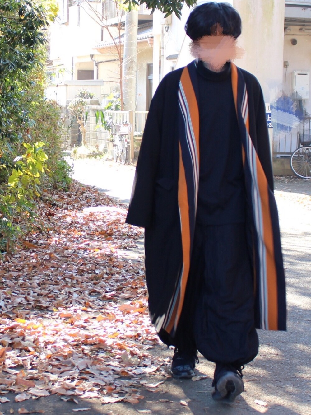 「大学生、低身長、ゆるコーデ、HARE、Y-3、UNIQLO、アウターONアウター」｜「HAREのドロップショルダーコート(HARE)（チェスターコート、ブラック系）」を使った、たくぼーさん（メンズ・164cm）の冬コーディネートの1枚目の写真