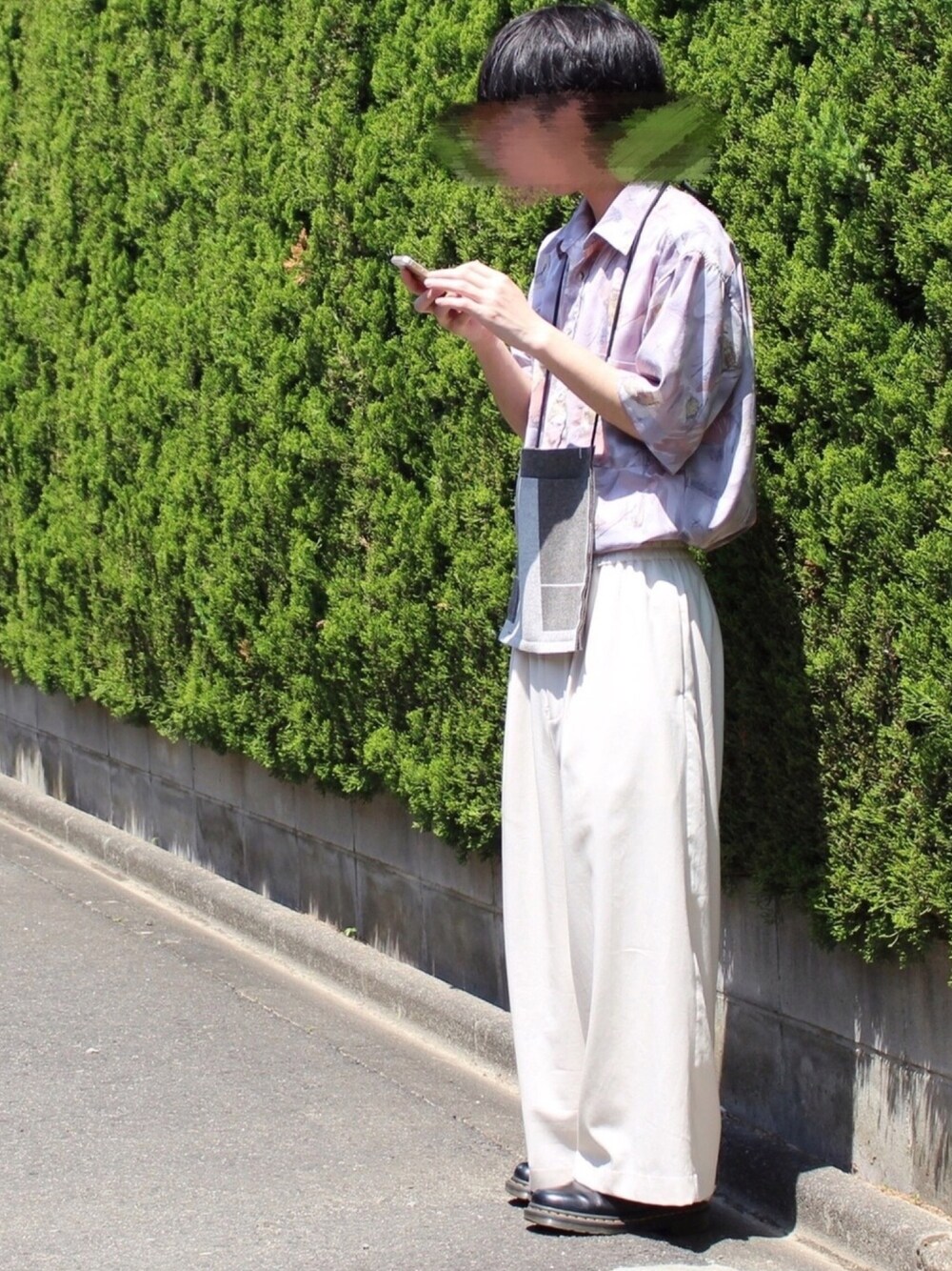 「夏、古着、柄シャツ、ワイドパンツ、タックイン、サコッシュ、オープンカラーシャツ」｜「古着のアイテム（シャツ/ブラウス、その他）」を使った、たくぼーさん（メンズ・164cm）の春コーディネートの1枚目の写真