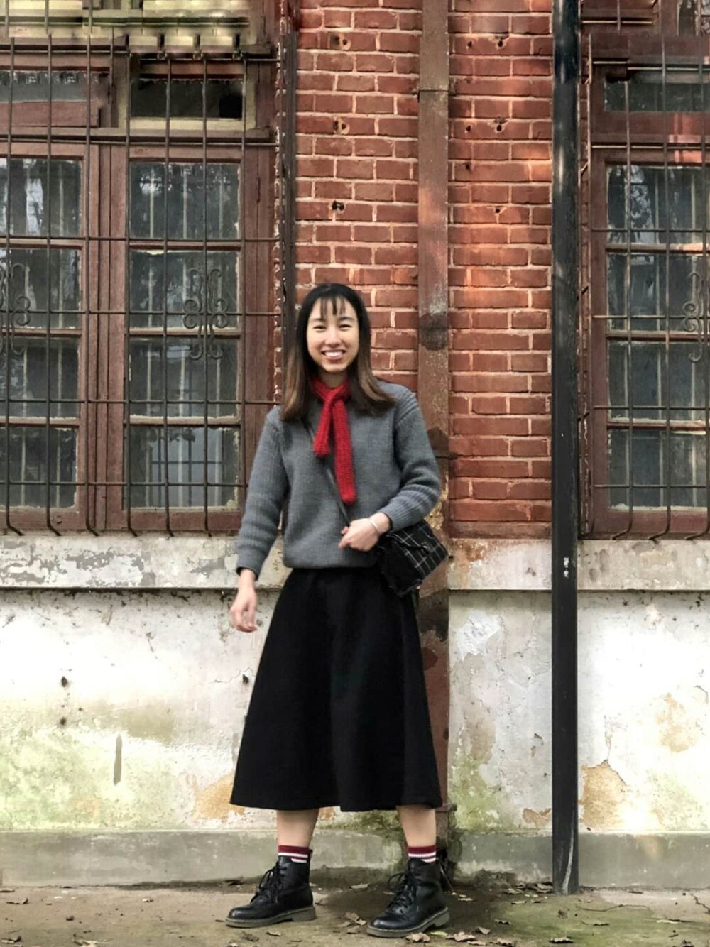 「no brandのアイテム（マフラー、レッド系）」を使った、樹精さん（レディース・161cm）の冬コーディネートの1枚目の写真