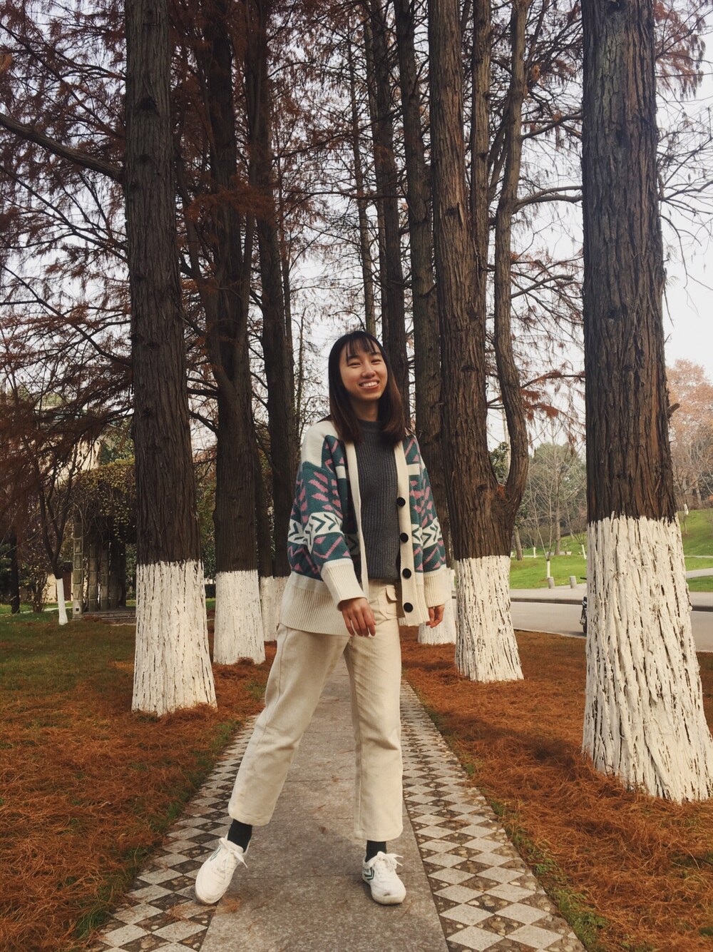 「no brandのアイテム（チノパンツ、ベージュ系）」を使った、樹精さん（レディース・161cm）の冬コーディネートの1枚目の写真