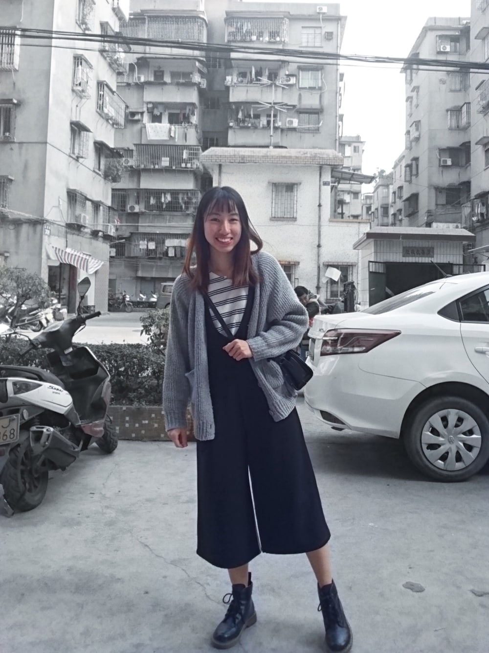 「HOME」｜「UNIQLOのアイテム（Tシャツ/カットソー、ホワイト系）」を使った、樹精さん（レディース・161cm）の冬コーディネートの1枚目の写真
