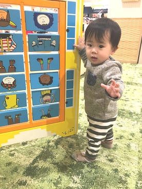 「三兄弟」｜「アイテム（スウェット）」を使った、pucchiさん（キッズ・70cm）の冬コーディネート
