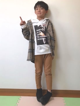 「アイテム（シャツ/ブラウス、ブラウン系）」を使った、RiY☺︎さん（キッズ・131cm）の秋コーディネート