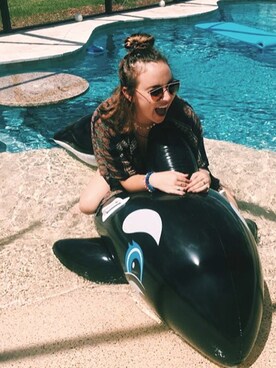 「FRANCESCA（フランチェスカ）のアイテム」を使った、Dana Elizabeth Leveyさん（レディース・168cm）の冬コーディネート