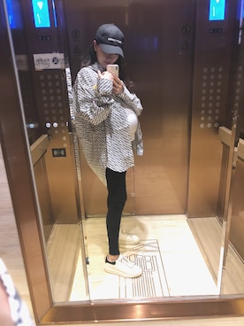 「McQ（マックキュー）のアイテム」を使った、Rrrrr_zlrさん（レディース・170cm）の秋コーディネート