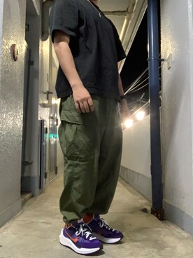 カーゴパンツを使った「sacai×nike」の人気ファッションコーディネート 