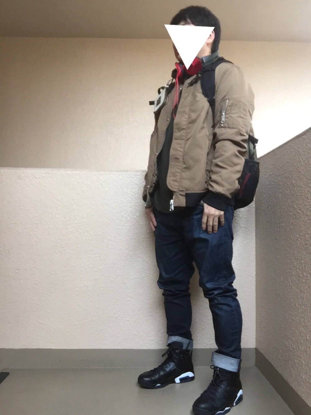 「ブラックキャット、MA-1、ニットパーカー、サルエルパンツ、NIKE、H&M、RAGEBLUE、BEAMS、アダルトおカワたん部、愛はWEARを救うキャンペーン」｜「NIKEのアイテム（スニーカー、ブラック系）」を使った、Ren Saitoさん（メンズ・168cm）の冬コーディネートの1枚目の写真