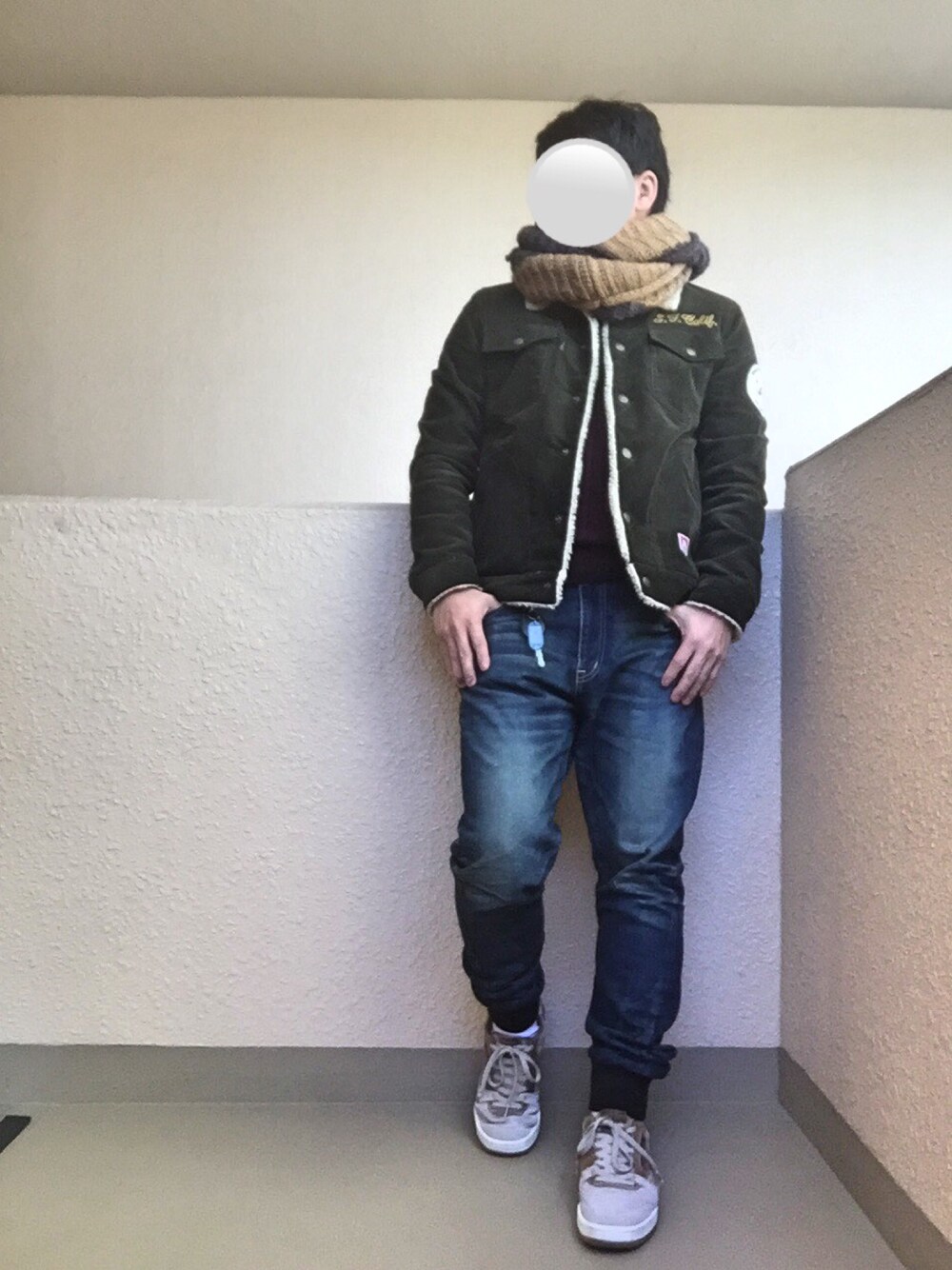 「ボアジャケット、スヌード、リブパンツ、木目、BEN DAVIS、RAGEBLUE、glamb、reebok、アダルトおカワたん部、愛はWEARを救うキャンペーン」｜「BEN DAVISのアイテム（その他アウター、グリーン系）」を使った、Ren Saitoさん（メンズ・168cm）の冬コーディネートの1枚目の写真