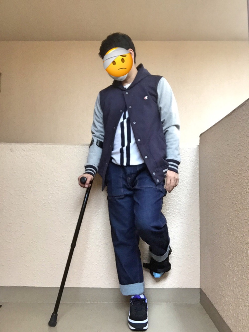 「ナイキエアマックスデー、エアマックス、AIR MAX、チャンピオン、Champion、杖、怪我人、アダルトおカワたん部、愛はWEARを救うキャンペーン」｜「NIKE SPORTSWEARのアイテム（スニーカー、ブルー系）」を使った、Ren Saitoさん（メンズ・168cm）の春コーディネートの1枚目の写真