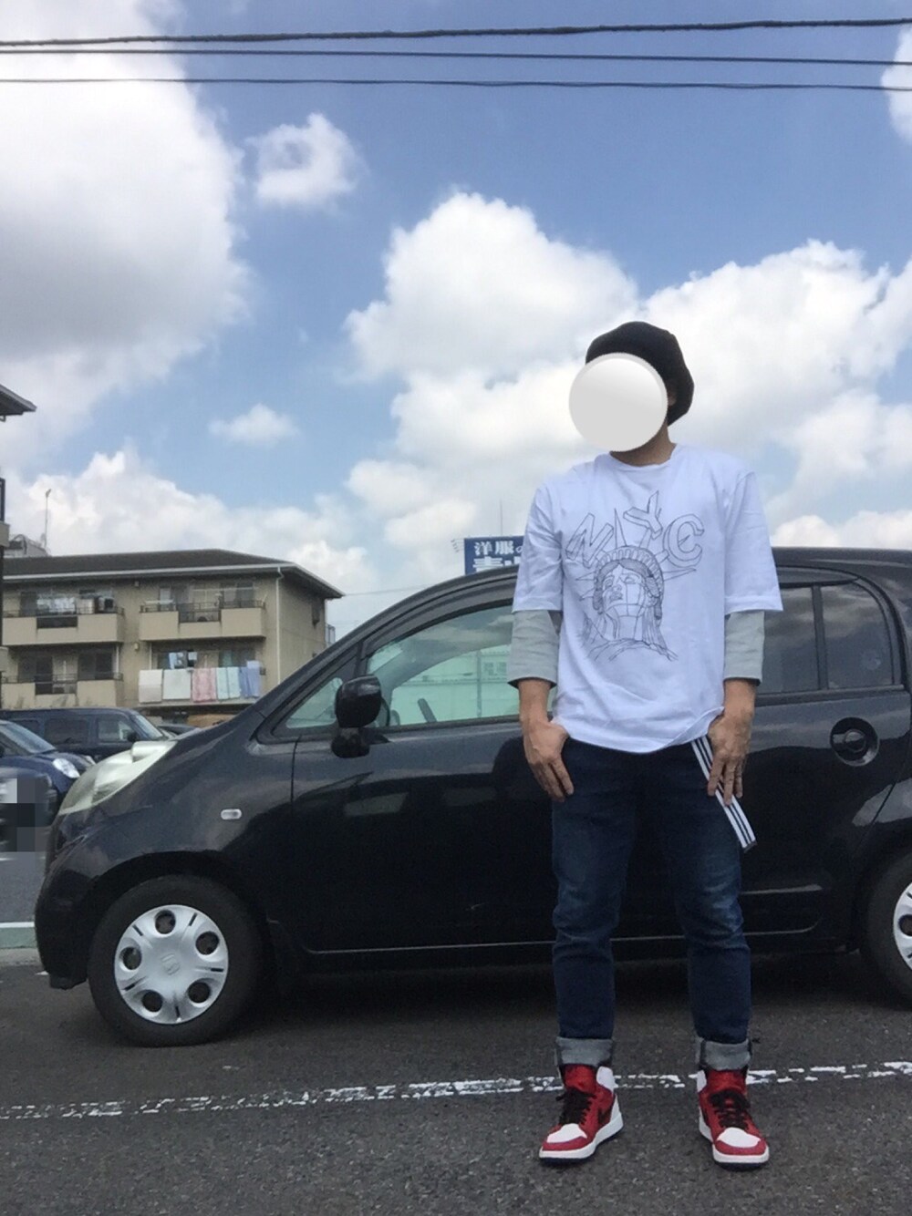「スニーカー、スニーカーコーデ、エアジョーダン、AIR JORDAN、ビックシルエット、ビッグT、ガチャベルト、アダルトおカワたん部」｜「NIKEのアイテム（スニーカー、ホワイト系）」を使った、Ren Saitoさん（メンズ・168cm）の秋コーディネートの1枚目の写真