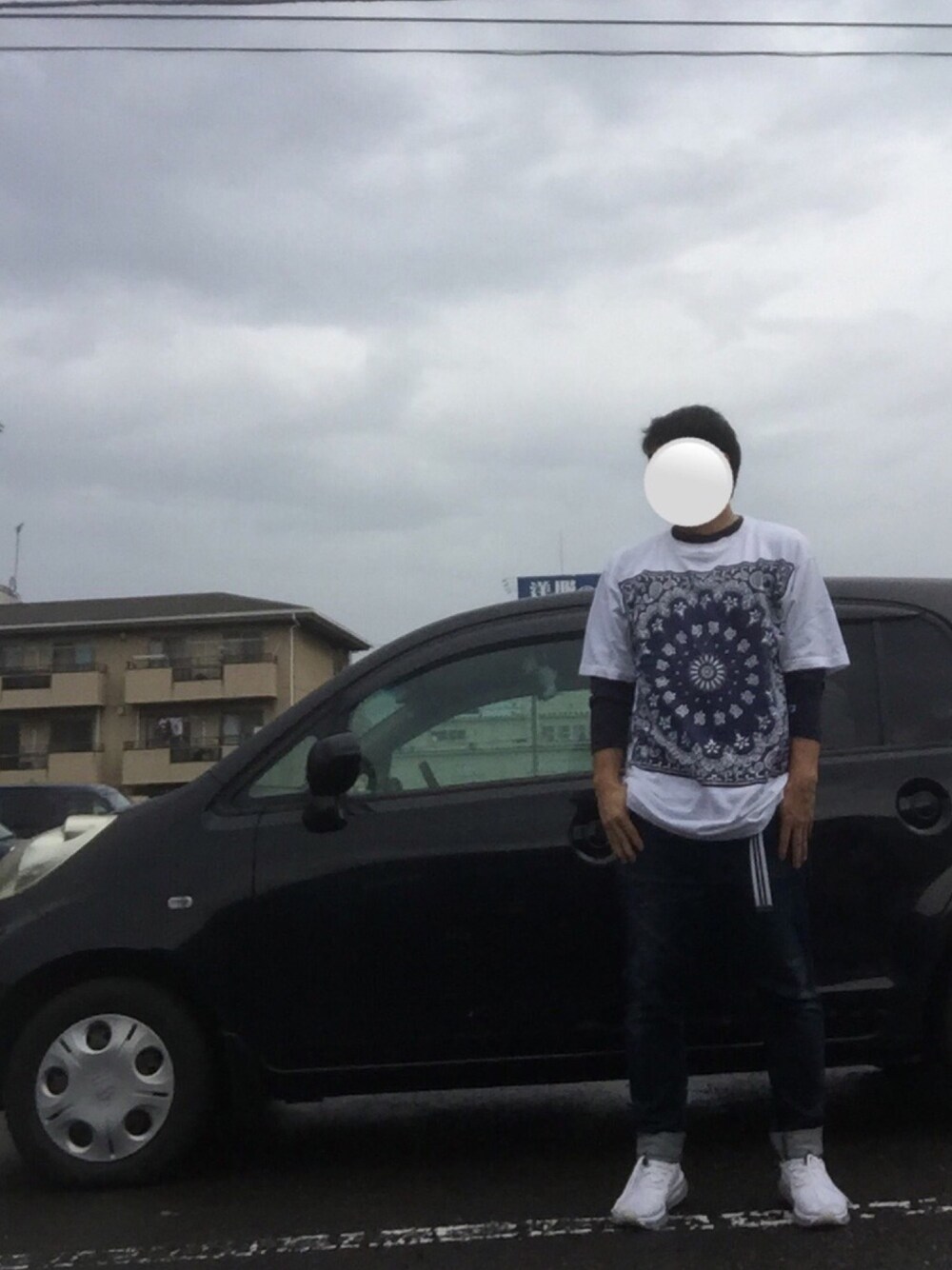 「ペイズリー、ペイズリー柄、レイヤードスタイル、ガチャベルト、アダルトおカワたん部、袖まくり部」｜「knock through abstractionの≪WEB限定≫【KTAB/Knock Through Abstraction】 print bandana tee/プリントバンダナTEE（Tシャツ/カットソー、ブルー系）」を使った、Ren Saitoさん（メンズ・168cm）の秋コーディネートの1枚目の写真