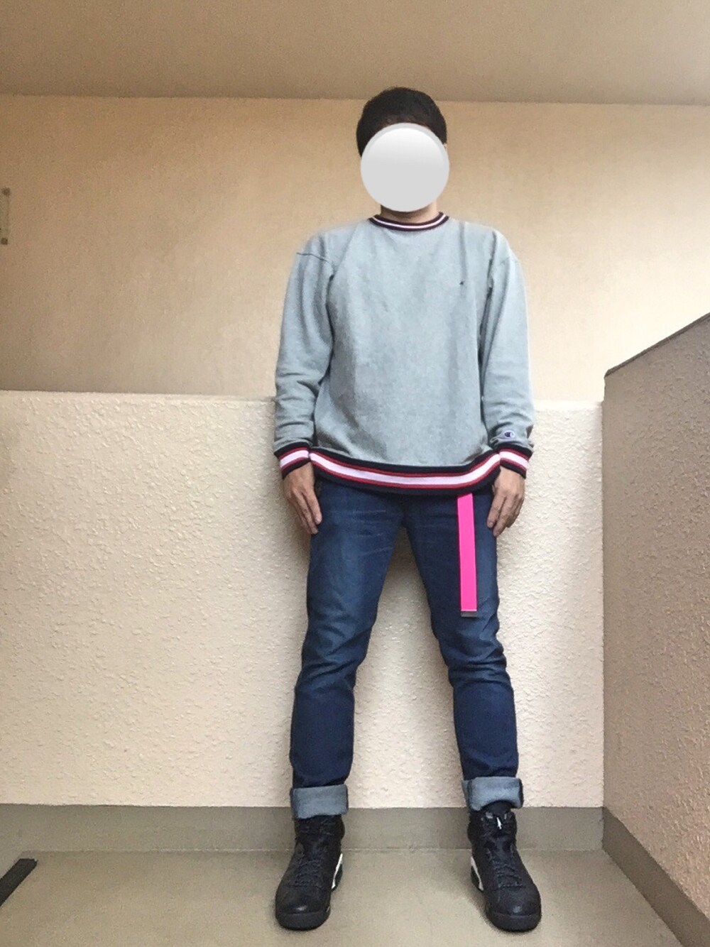 「ロンT、ロンティー、リブライン、カジュアルコーデ、お洒落さんとつながりたい、チャンピオン、ブラックキャット、NIKE、アダルトおカワたん部」｜「BEAMSのChampion × BEAMS / 別注 ラインリブ ルーズフィット Tシャツ（Tシャツ/カットソー、グレー系）」を使った、Ren Saitoさん（メンズ・168cm）の秋コーディネートの1枚目の写真