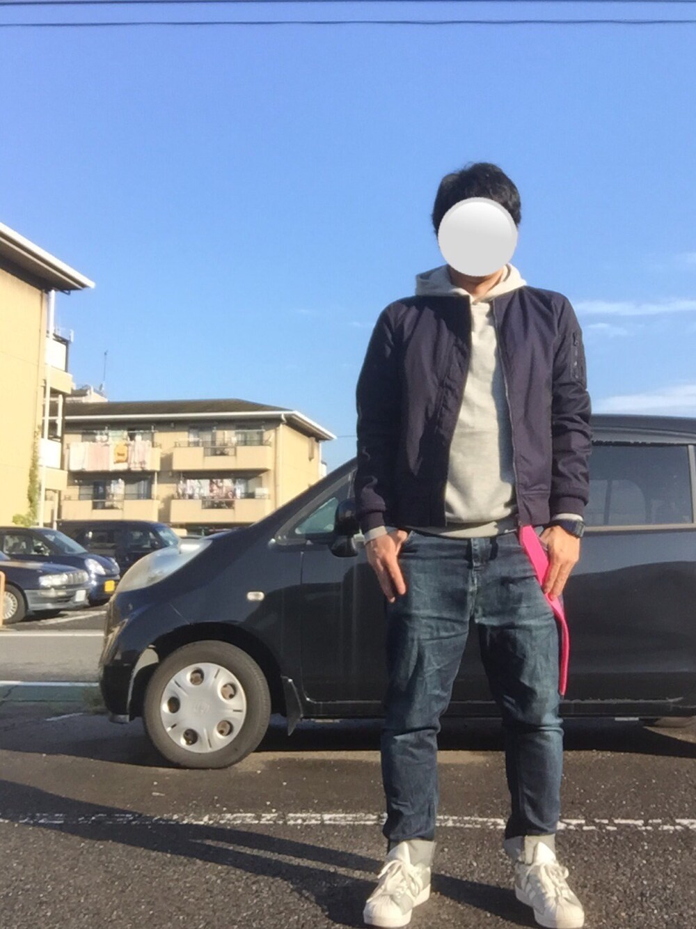 「MA-1、パーカー、スーパースター、シルバースニーカー、アダルトおカワたん部」｜「green label relaxingのアイテム（ミリタリージャケット、ブルー系）」を使った、Ren Saitoさん（メンズ・168cm）の秋コーディネートの1枚目の写真