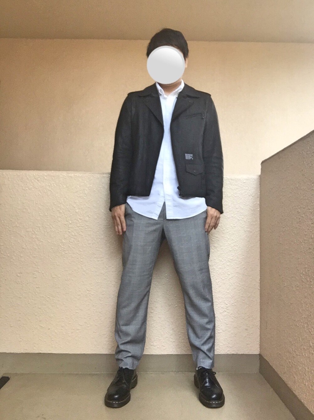 「ライダース、ライダースジャケット、グレンチェック、グレンチェック柄パンツ、ポストマン、アダルトおカワたん部」｜「QUENCHLOUDのアイテム（ライダースジャケット、ブラック系）」を使った、Ren Saitoさん（メンズ・168cm）の秋コーディネートの1枚目の写真