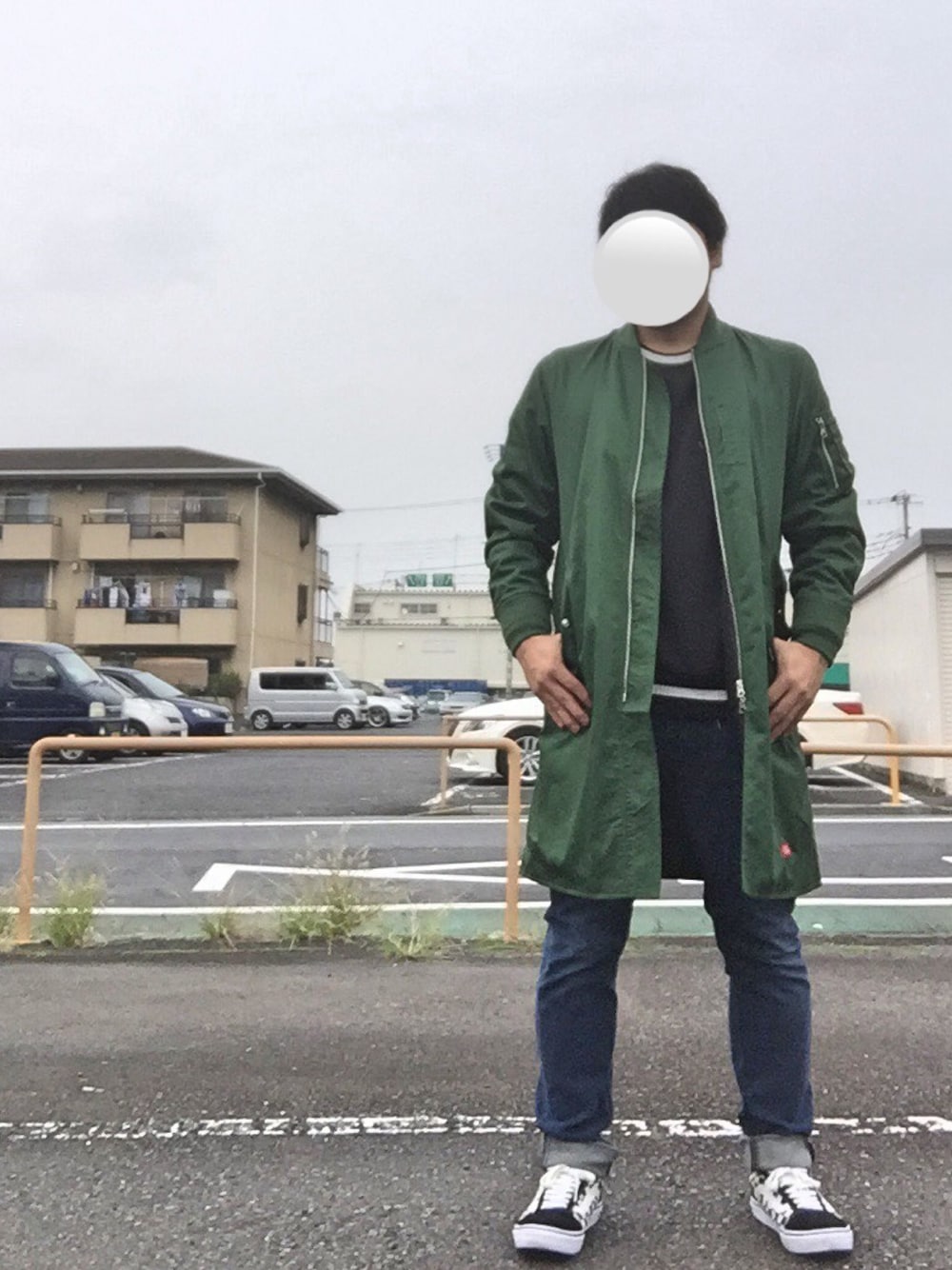 「おしゃれさんと繋がりたい、オトナカジュアル、大人カジュアル、MA-1、ロングMA-1、グリーン、アダルトおカワたん部」｜「DickiesのTCツイルロングMA1ジャケット（MA-1、グリーン系）」を使った、Ren Saitoさん（メンズ・168cm）の秋コーディネートの1枚目の写真