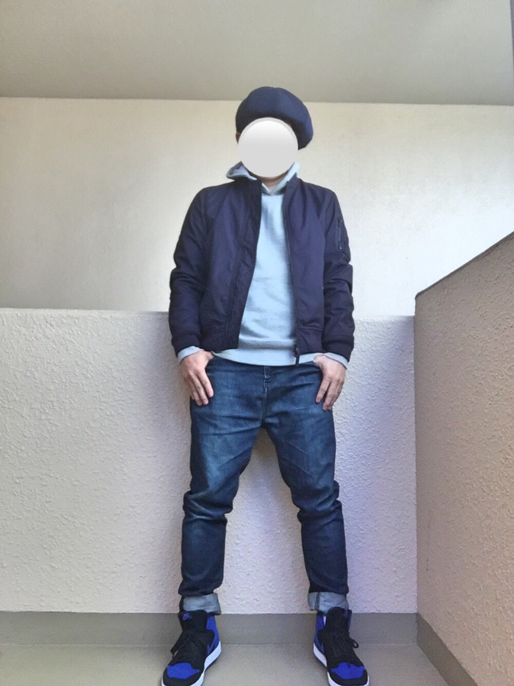 「ベレー帽、MA-1、パーカー、エアジョーダン、AIR JORDAN、オトナカジュアル、大人カジュアル、アダルトおカワたん部、おしゃれさんと繋がりたい」｜「green label relaxingのアイテム（ミリタリージャケット、ブルー系）」を使った、Ren Saitoさん（メンズ・168cm）の秋コーディネートの1枚目の写真