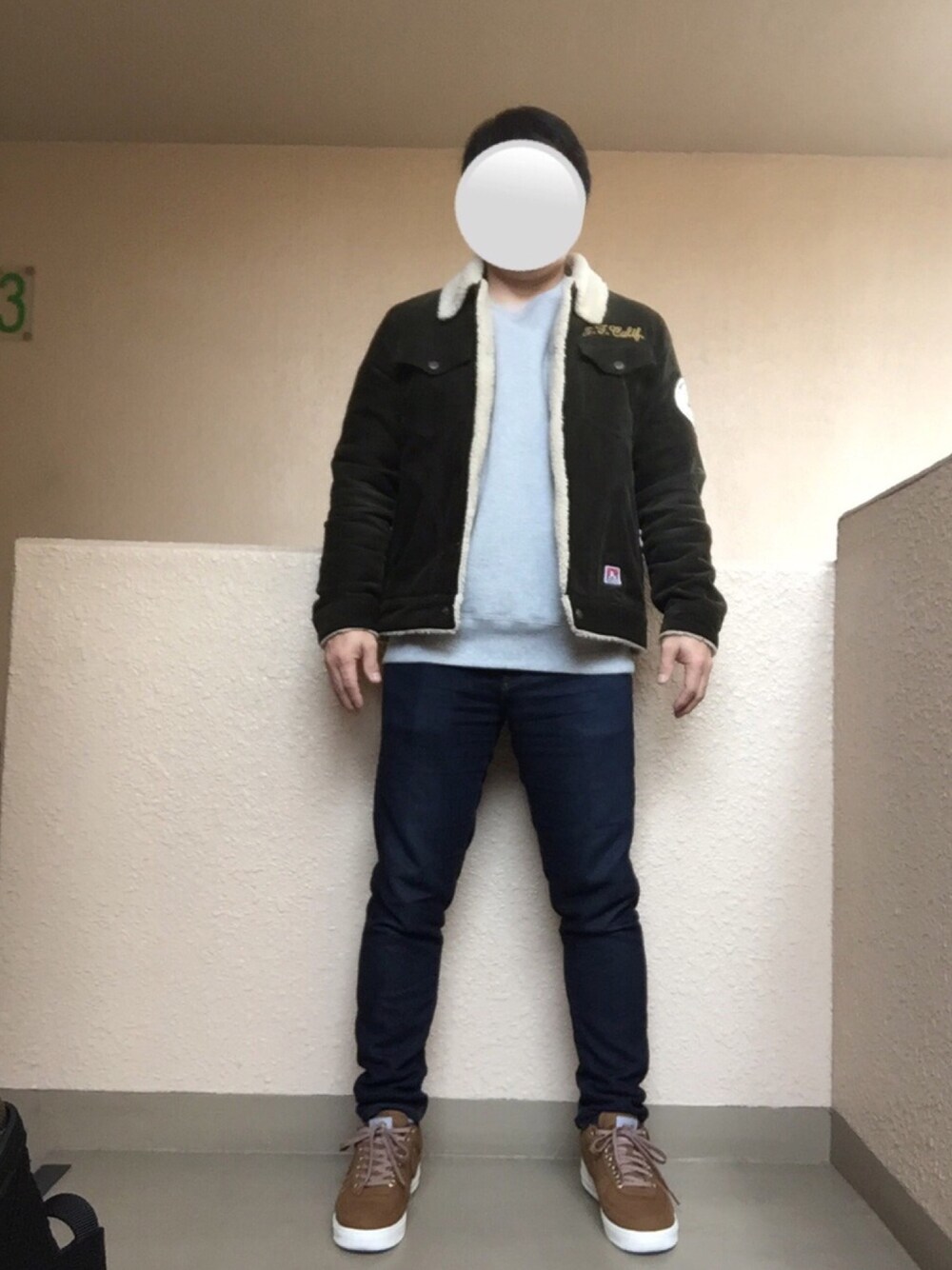 「ボアジャケット、コーデュロイ、スウェット、カーハート、エアフォースワン、AIR FORCE 1、オトナカジュアル、おしゃれさんと繋がりたい、大人カジュアル、アダルトおカワたん部」｜「BEN DAVISのアイテム（その他アウター、グリーン系）」を使った、Ren Saitoさん（メンズ・168cm）の冬コーディネートの1枚目の写真