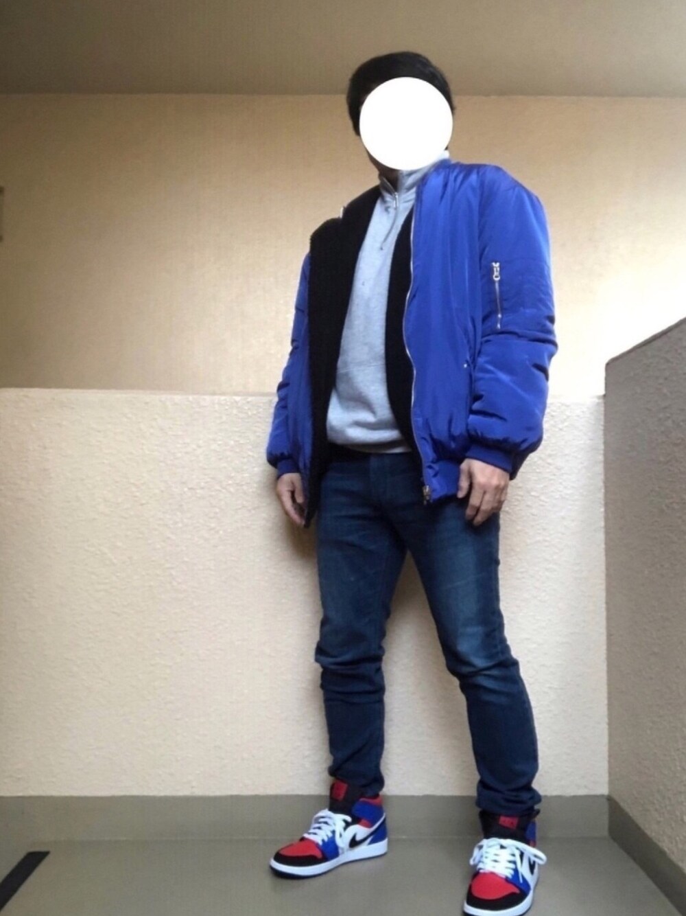 「MA-1、ハーフジップ、ビッグシルエット、エアジョーダン、AIR JORDAN、オトナカジュアル、おしゃれさんと繋がりたい、大人カジュアル、アダルトおカワたん部」｜「CASPER JOHN AIVERのCASPER JOHN AIVER　ボアリバーシブルビッグMA-1（MA-1、ブルー系）」を使った、Ren Saitoさん（メンズ・168cm）の冬コーディネートの1枚目の写真