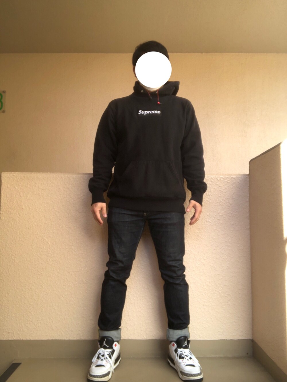 「オトナカジュアル、大人カジュアル、おしゃれさんと繋がりたい、パーカー、エアジョーダン、AIR JORDAN、ストリート、アダルトおカワたん部、ボックスロゴ」｜「Supreme のアイテム（パーカー、ブラック系）」を使った、Ren Saitoさん（メンズ・168cm）の春コーディネートの1枚目の写真