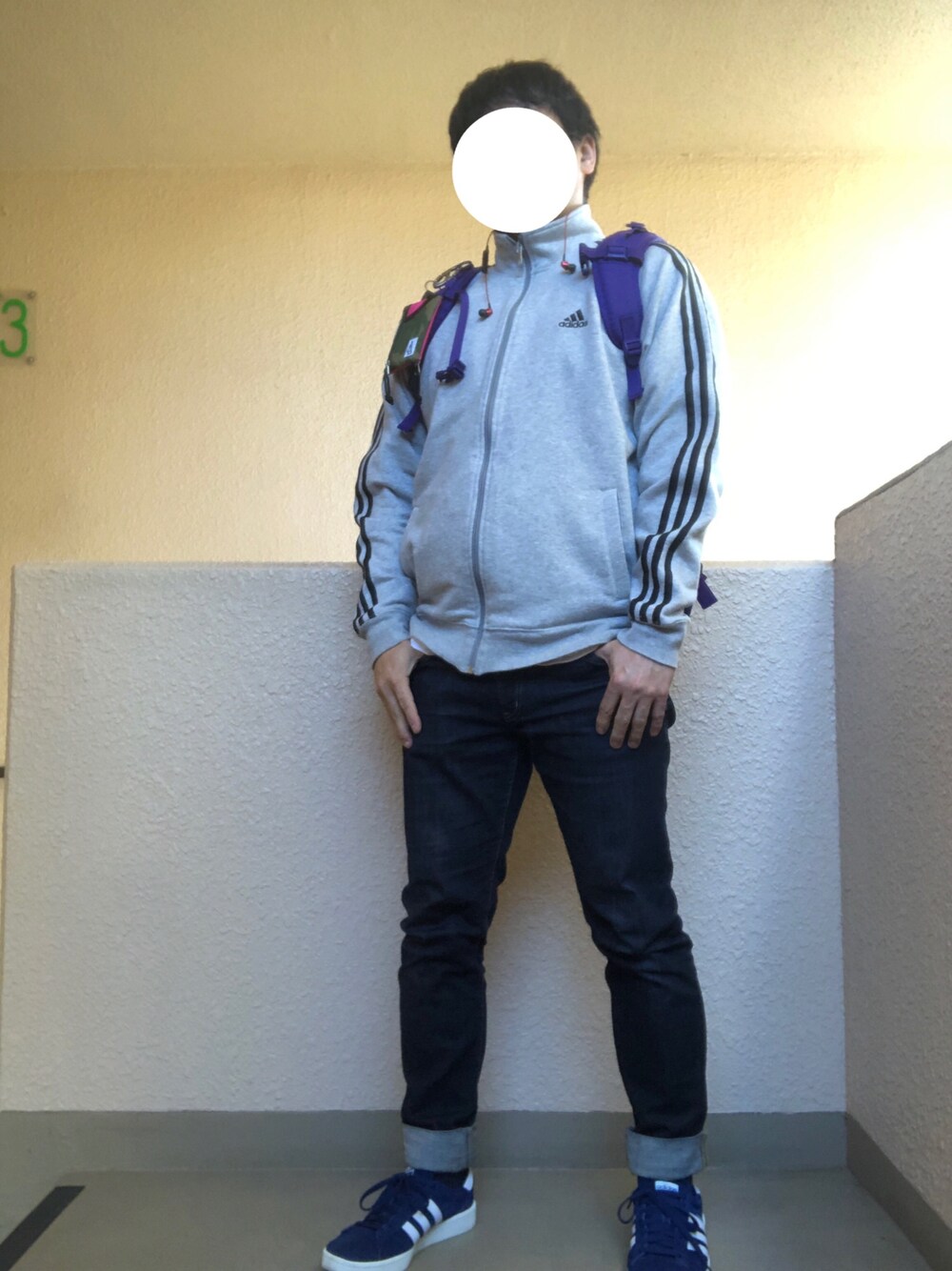 「平成最後のWEARISTAセンバツ、バックパック、adidas、春コーデ、トラックジャケット、オトナカジュアル、おしゃれさんと繋がりたい、大人カジュアル、アダルトおカワたん部」｜「adidasのアイテム（その他アウター、グレー系）」を使った、Ren Saitoさん（メンズ・168cm）の春コーディネートの1枚目の写真