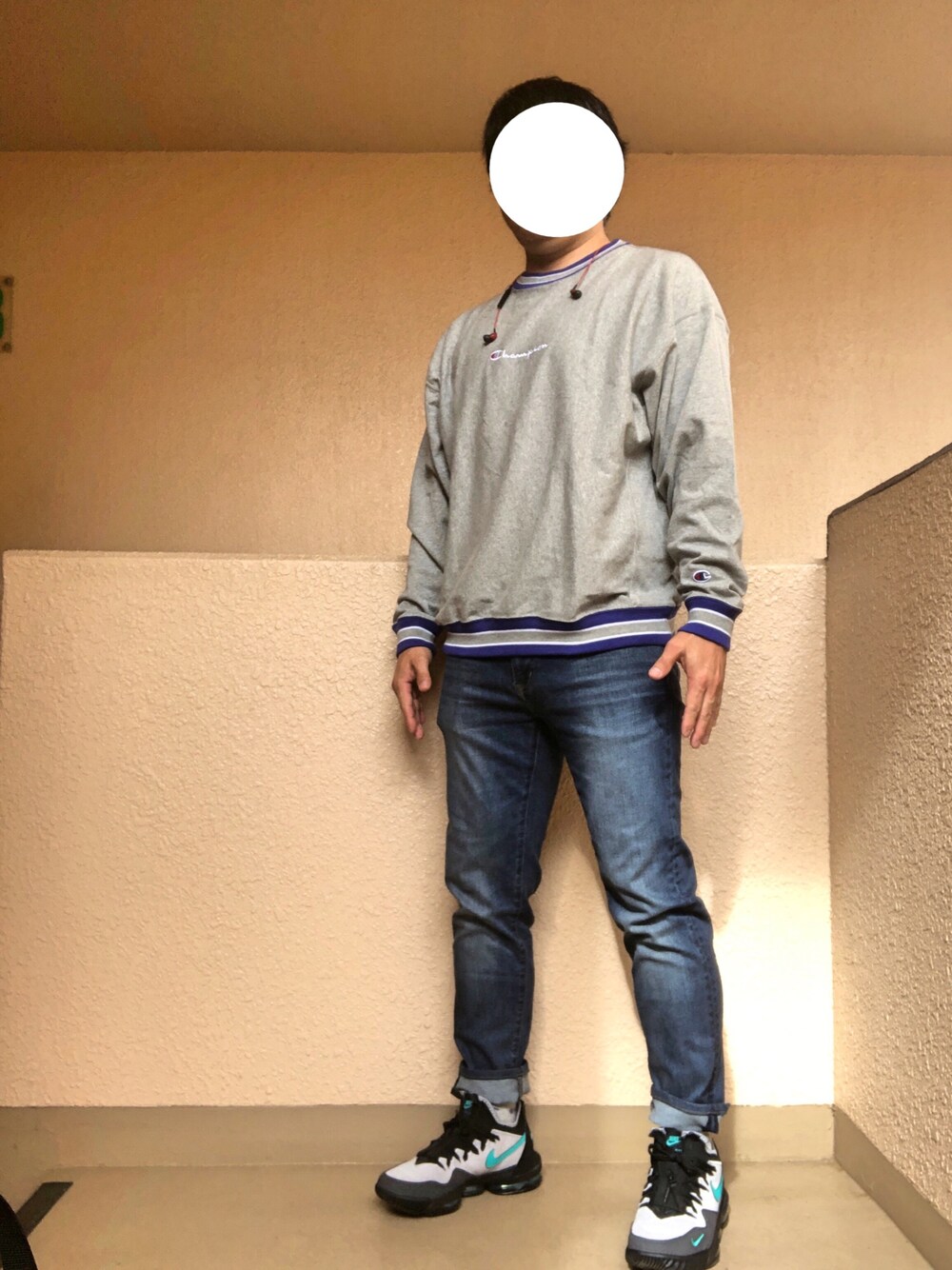 「レブロン、jade、ロンT、オトナカジュアル、大人カジュアル、おしゃれさんと繋がりたい、スニーカー、スニーカーコーデ、アダルトおカワたん部」｜「NIKEのアイテム（スニーカー、グレー系）」を使った、Ren Saitoさん（メンズ・168cm）の春コーディネートの1枚目の写真