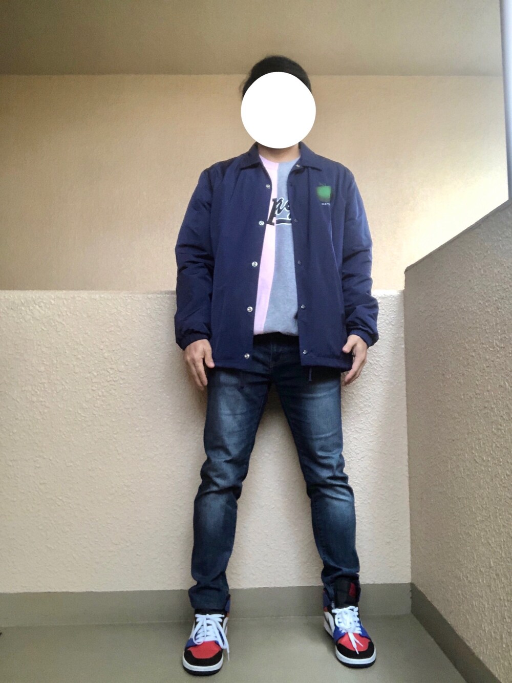 「コーチジャケット、秋コーデ、オーバーサイズ、大人カジュアル、オトナカジュアル、おしゃれさんと繋がりたい、スニーカー、スニーカーコーデ、supreme、NIKE」｜「Supreme のアイテム（その他アウター、ブルー系）」を使った、Ren Saitoさん（メンズ・168cm）の秋コーディネートの1枚目の写真